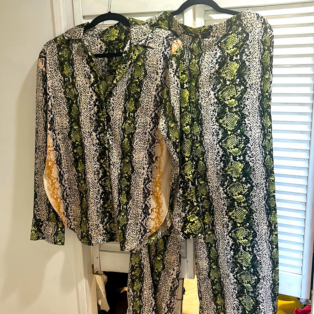 Fun Pants With Matching Top Slits On Side Of Blou… - image 1